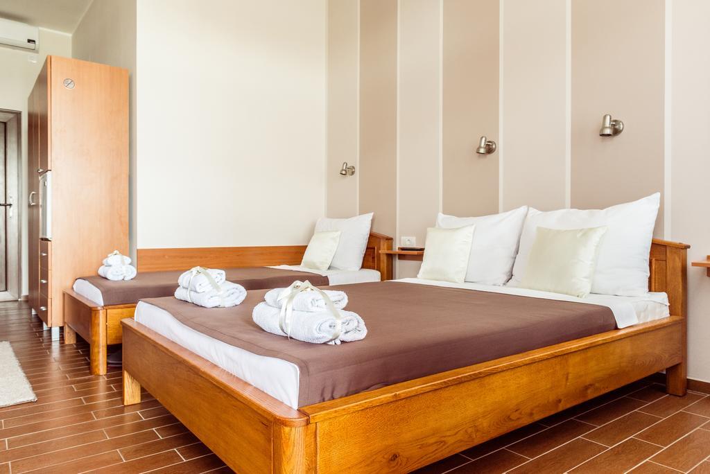 B&B Posejdon Sremska Mitrovica Esterno foto