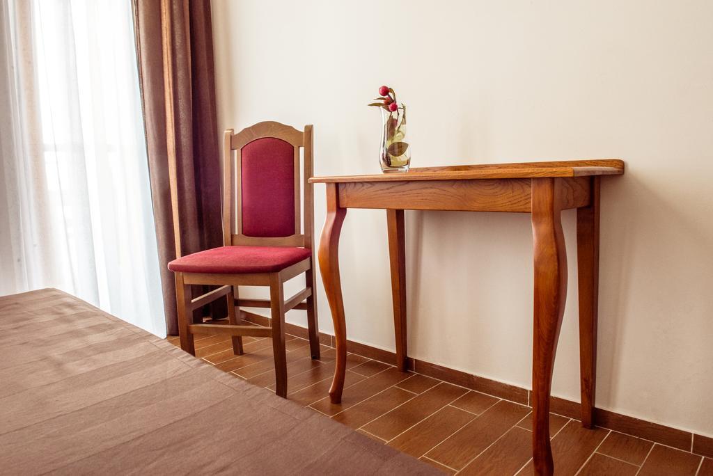B&B Posejdon Sremska Mitrovica Esterno foto