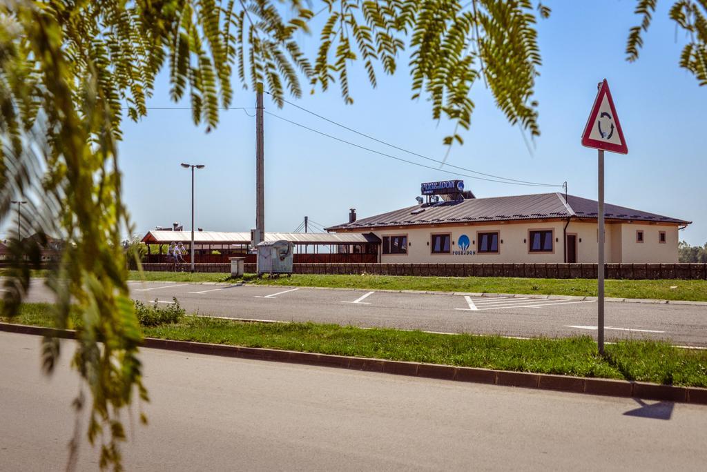 B&B Posejdon Sremska Mitrovica Esterno foto