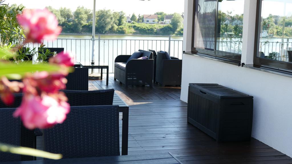 B&B Posejdon Sremska Mitrovica Esterno foto