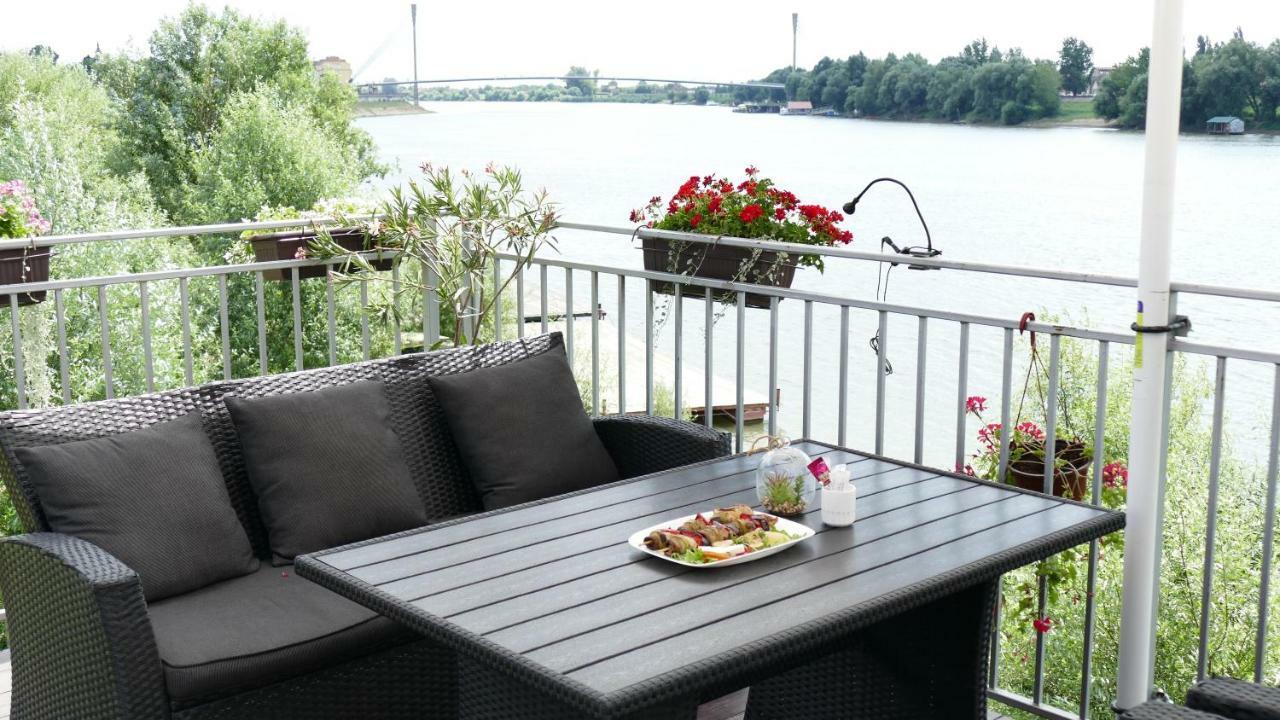 B&B Posejdon Sremska Mitrovica Esterno foto
